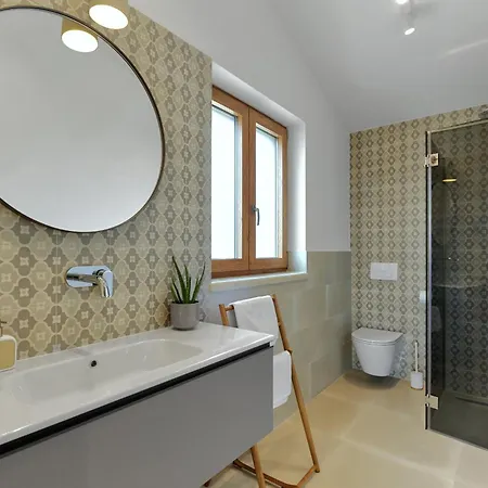 Casa Ginetto For 8 People Near Pula With Infinity 45 M2 And Extra Kids Pool & Large Garden