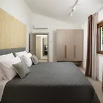 Casa Ginetto Near Pula With 45 M2 And Extra Kids Pool, Wellness Area And Game & Grill Lounge Villa