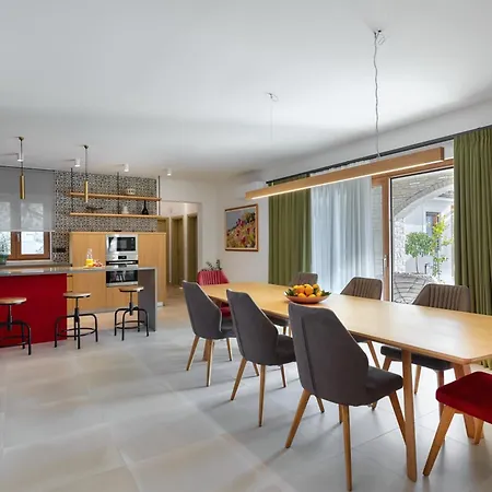 Casa Ginetto For 8 People Near Pula With Infinity 45 M2 And Extra Kids Pool & Large Garden Sisan