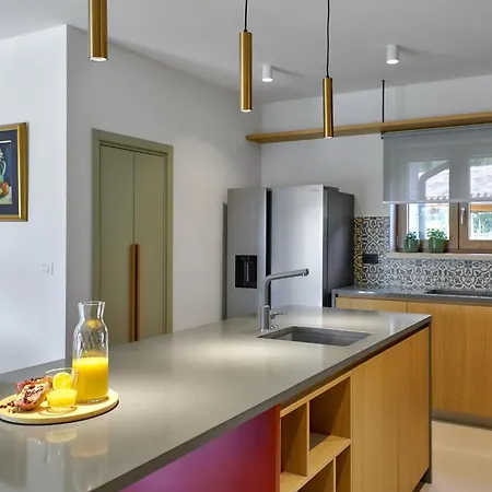 Villa Casa Ginetto For 8 People Near Pula With Infinity 45 M2 And Extra Kids Pool & Large Garden Sisan