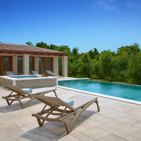 Casa Ginetto For 8 People Near Pula With Infinity 45 M2 And Extra Kids Pool & Large Garden * Sisan