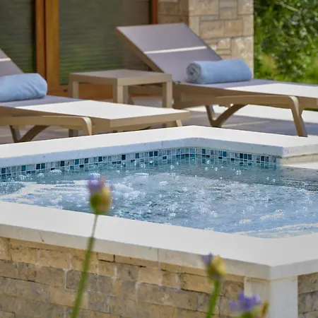 Casa Ginetto For 8 People Near Pula With Infinity 45 M2 And Extra Kids Pool & Large Garden Villa