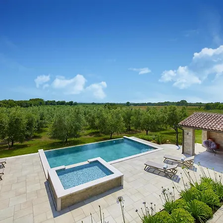 Casa Ginetto For 8 People Near Pula With Infinity 45 M2 And Extra Kids Pool & Large Garden Villa Sisan