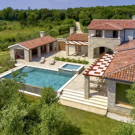 Casa Ginetto For 8 People Near Pula With Infinity 45 M2 And Extra Kids Pool & Large Garden *