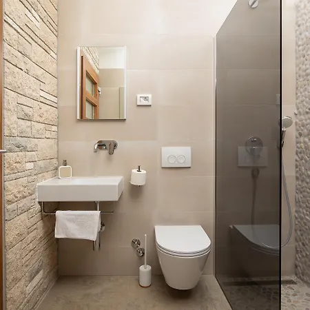 Casa Ginetto Near Pula With 45 M2 And Extra Kids Pool, Wellness Area And Game & Grill Lounge וילה Šišan