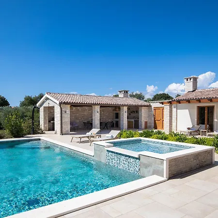 Villa Casa Ginetto Near Pula With 45 M2 And Extra Kids Pool, Wellness Area And Game & Grill Lounge *
