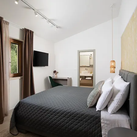 Casa Ginetto Near Pula With 45 M2 And Extra Kids Pool, Wellness Area And Game & Grill Lounge וילה *
